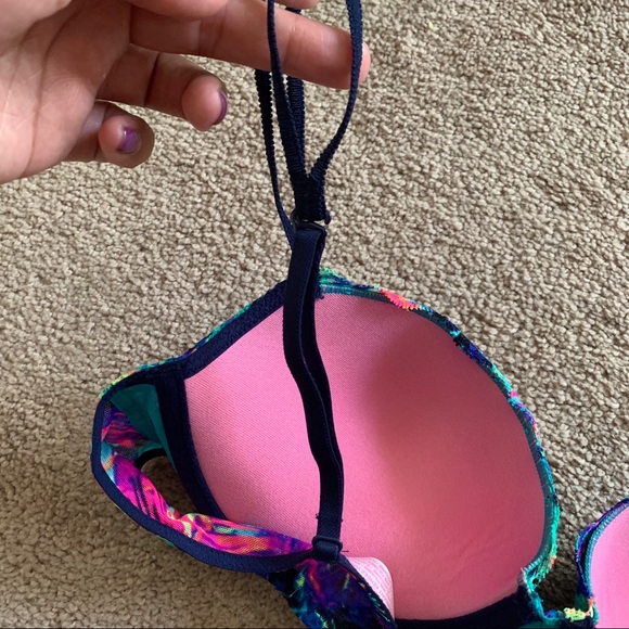 Beautiful Victoria’s Secret Bra - Picture 7 of 7